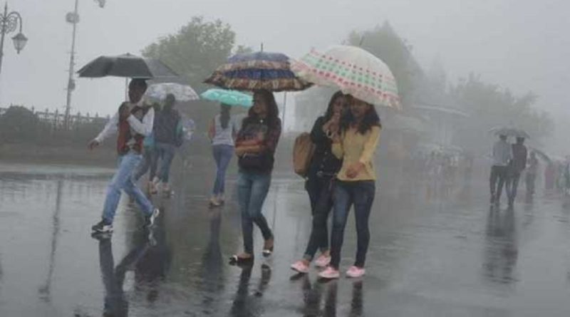 मुंबई में तेज बारिश से जनजीवन अस्त वयस्त, बाकी राज्यों में भी अलर्ट